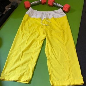 Lululemon Capri pants
